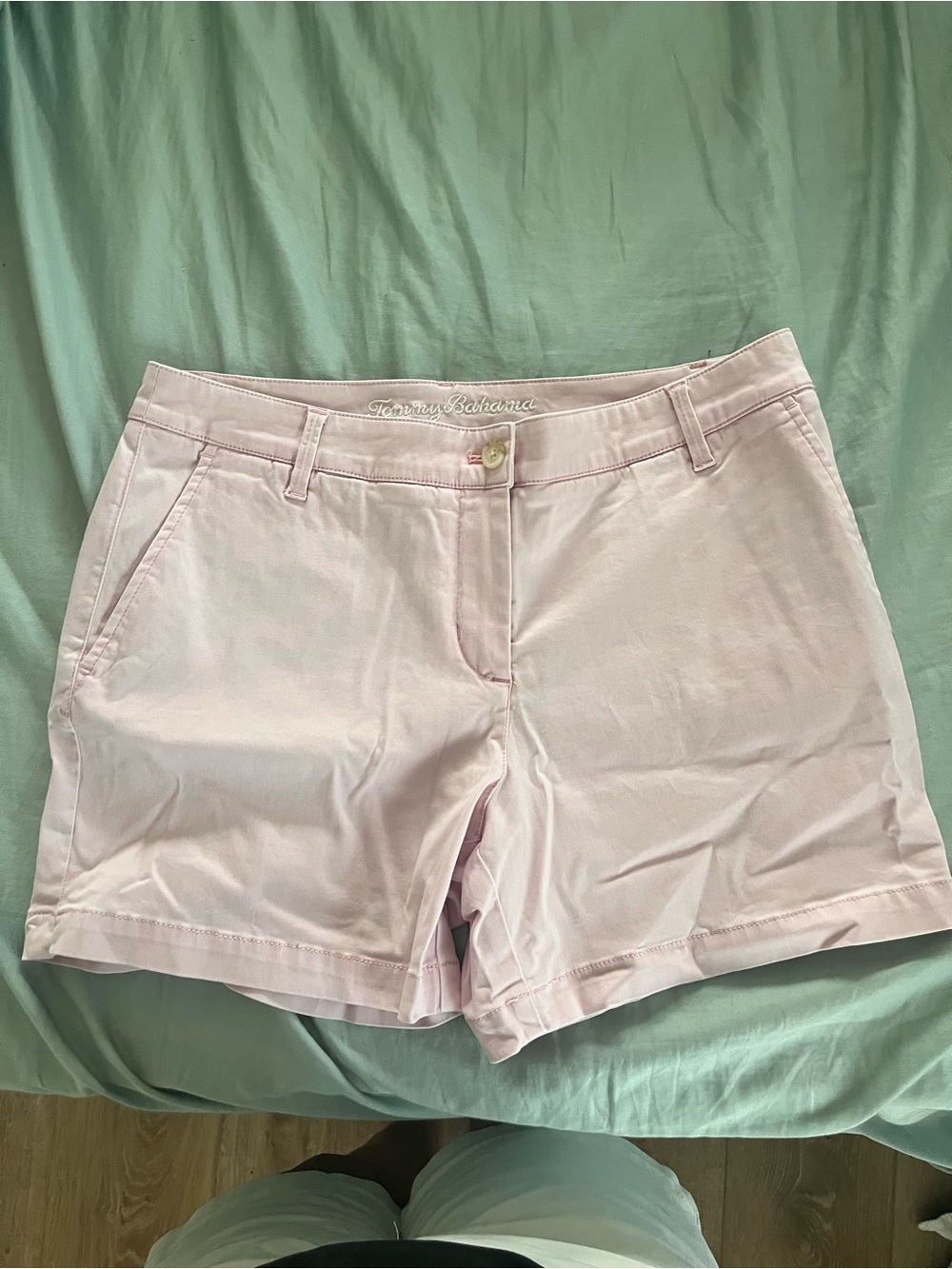 Tommy Bahama Women's Light Pink Cotton Chino Shorts, 5-inch